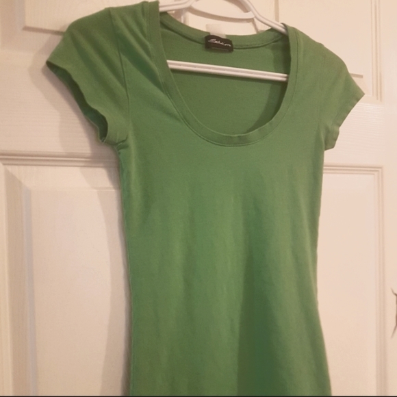 π Seductions Green U neck shirt - Picture 1 of 6